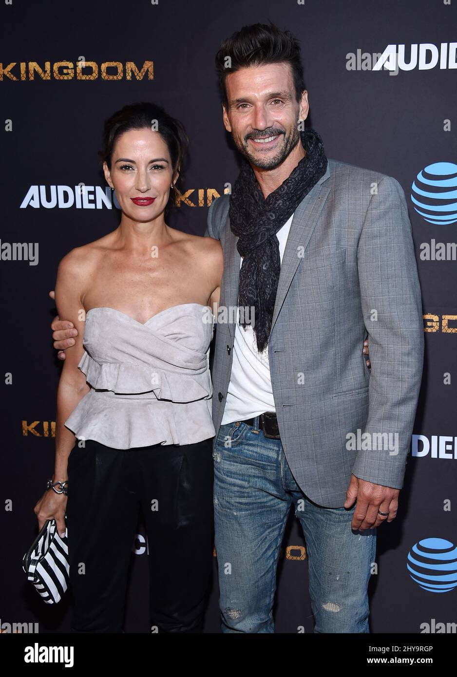 Frank Grillo und Wendy Moniz nehmen an der LA Premiere von Saison 2 „Kingdom“ Teil, die am Mittwoch, 25. Mai 2016, im Harmony Gold in Los Angeles stattfand. Stockfoto