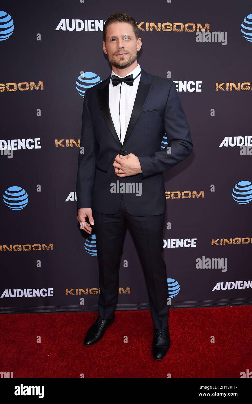 Matt Lauria nimmt an der LA-Premiere der zweiten Staffel „Kingdom“ Teil, die am Mittwoch, den 25. Mai 2016, in Los Angeles im Harmony Gold stattfand. Stockfoto