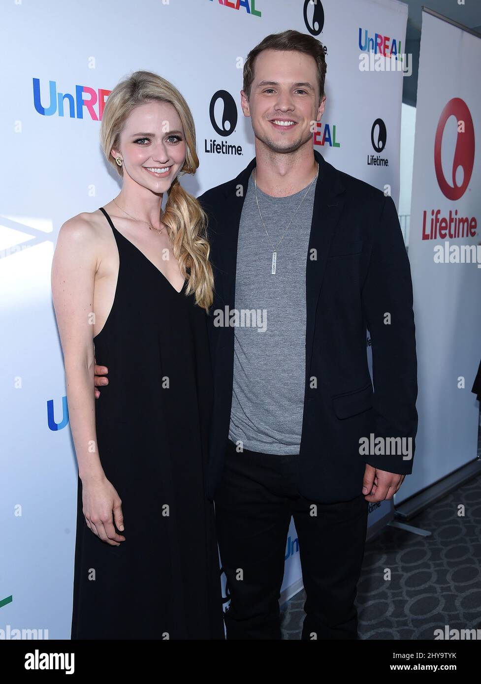 Freddie Stroma und Johanna Braddy nahmen an der unwirklichen FYC ATAS-Veranstaltung im Harmony Gold Theater in Los Angeles, Kalifornien, Teil. Stockfoto