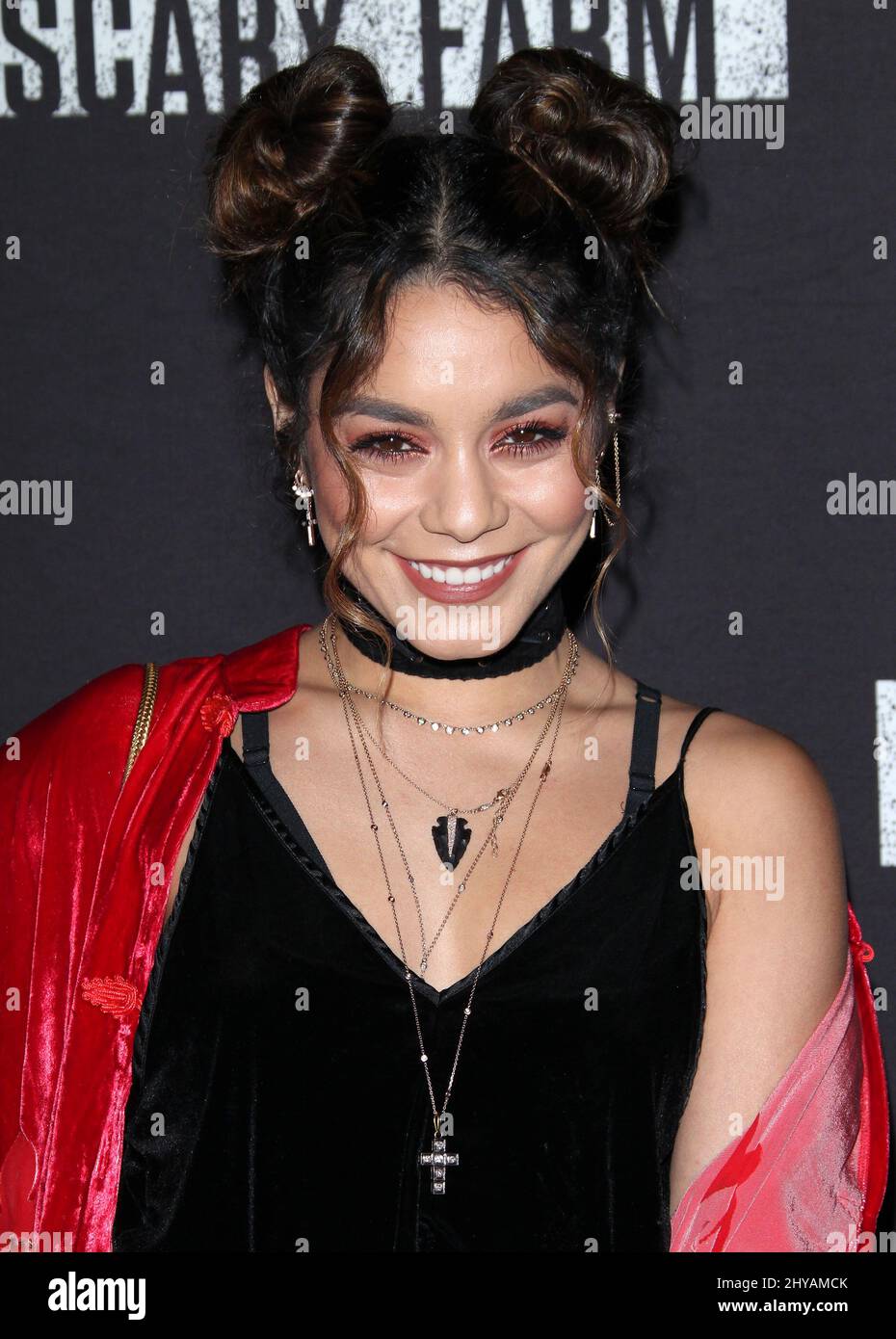 Vanessa Hudgens bei der Ankunft für Knott's Scary Farm's Black Carpet Event 2016, das am 30. 2016. September in Knott's Berry Farm, Los Angeles, stattfand. Stockfoto