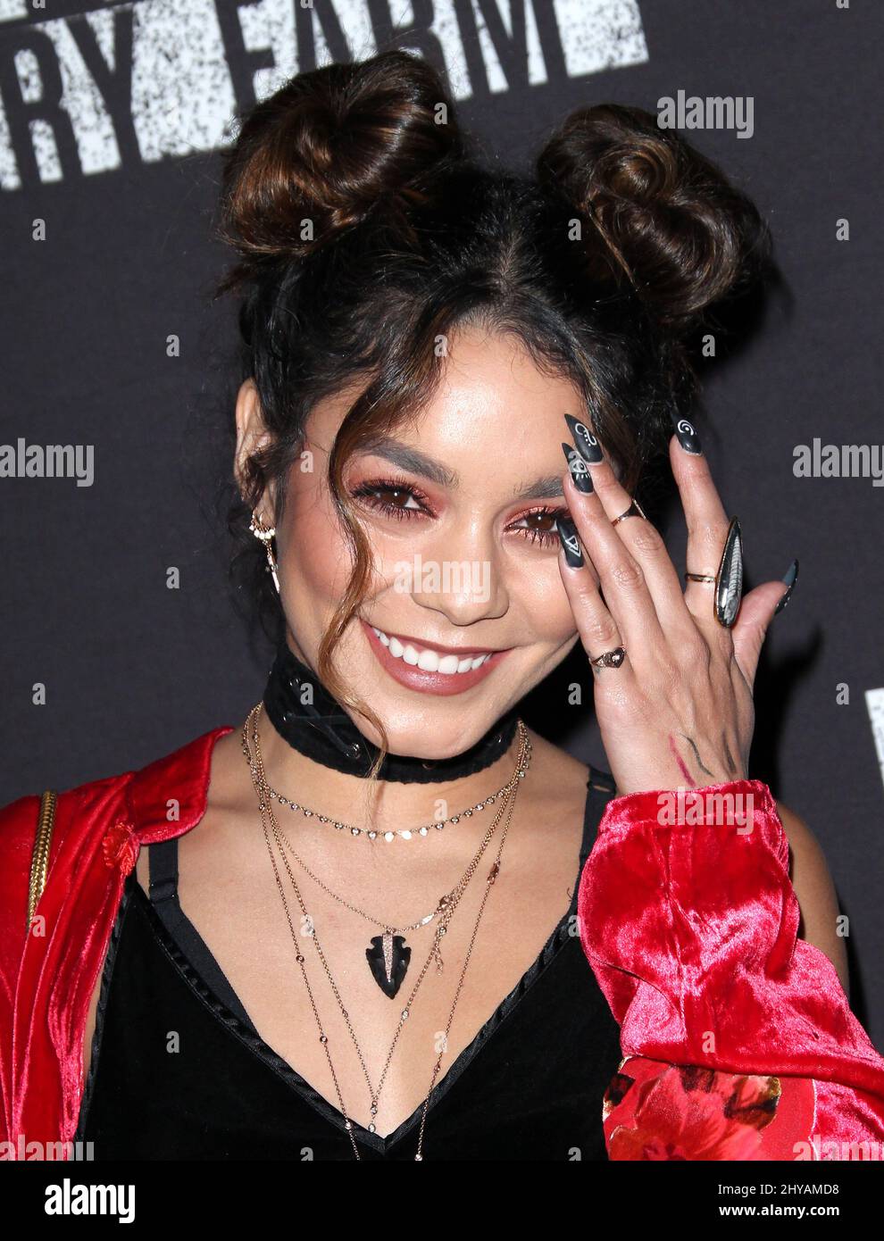 Vanessa Hudgens bei der Ankunft für Knott's Scary Farm's Black Carpet Event 2016, das am 30. 2016. September in Knott's Berry Farm, Los Angeles, stattfand. Stockfoto