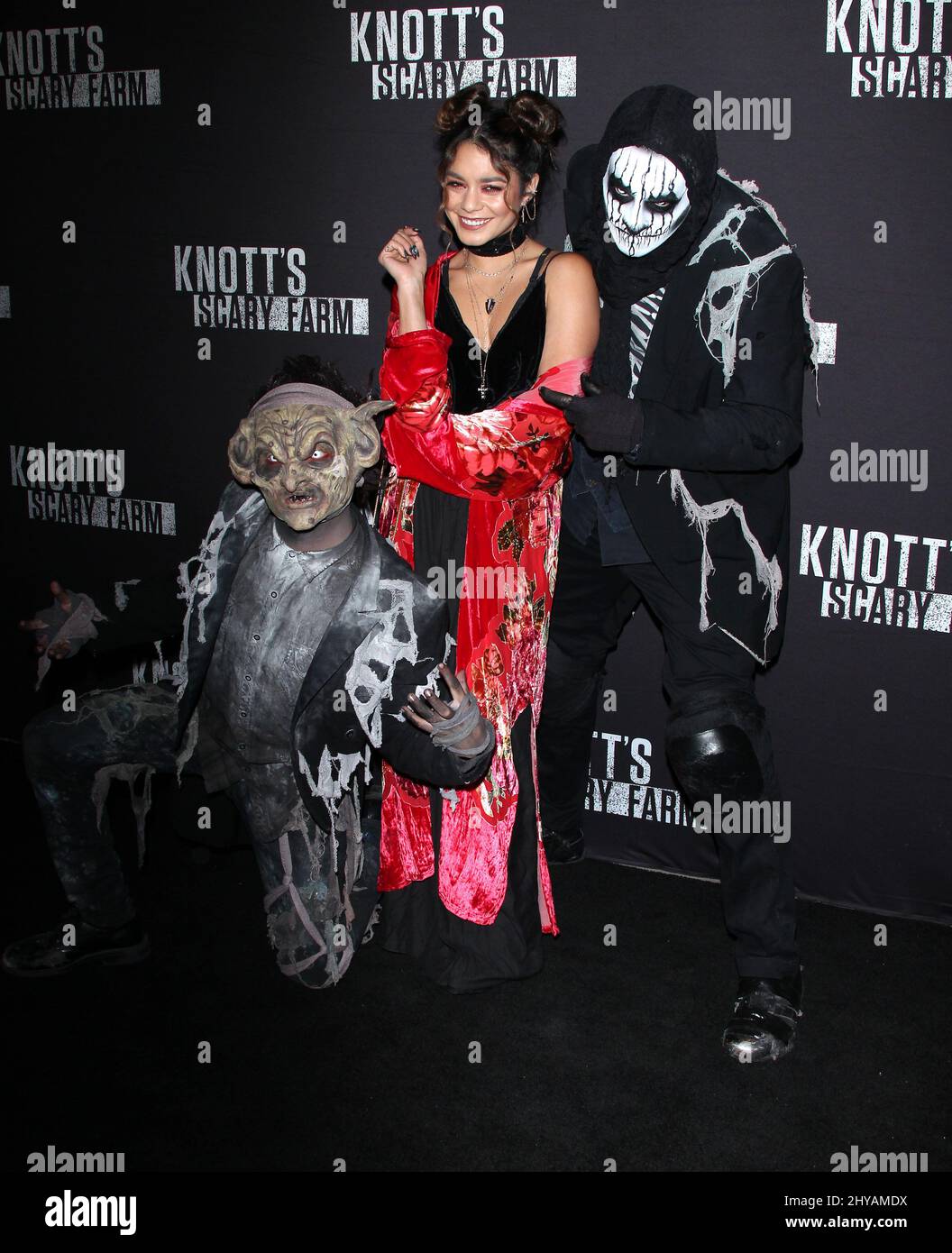 Vanessa Hudgens bei der Ankunft für Knott's Scary Farm's Black Carpet Event 2016, das am 30. 2016. September in Knott's Berry Farm, Los Angeles, stattfand. Stockfoto