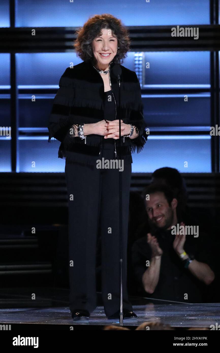 Lily Tomlin nimmt an den jährlichen CMA Awards 50. in der Bridgestone Arena Teil Stockfoto