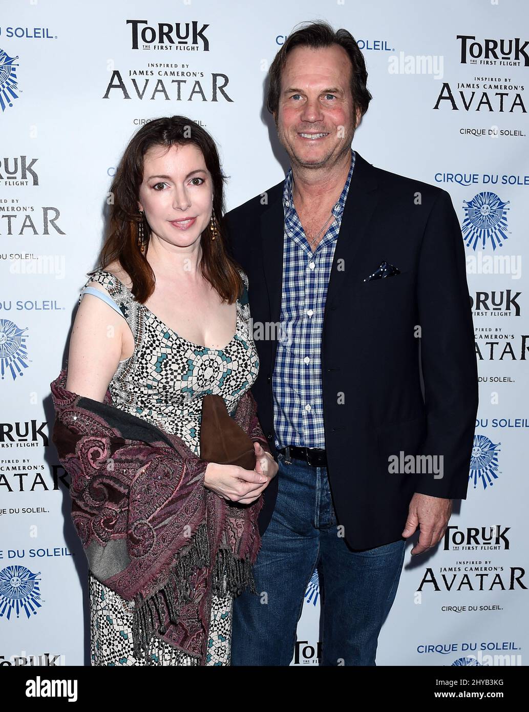 Bill Paxton und Louise Newbury Eröffnung von „Toruck - The First Flight“, der neuen Tourenshow des Cirque du Soleil, inspiriert von James Camerons Avatar, die im Staples Center stattfand Stockfoto