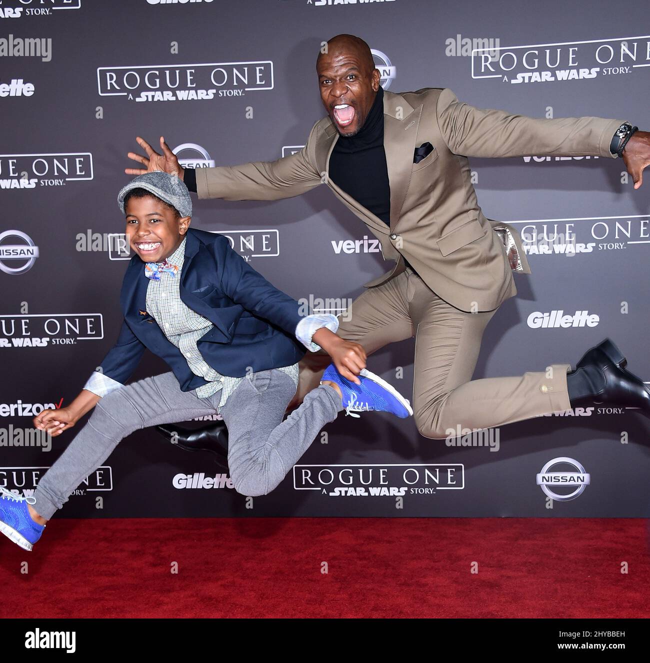 Terry-Crews und Isaiah-Crews kommen bei der Weltpremiere „Rogue One: A Star Wars Story“ von Lucasfilm an, die im Pantages Theatre in Los Angeles, USA, stattfand. Stockfoto