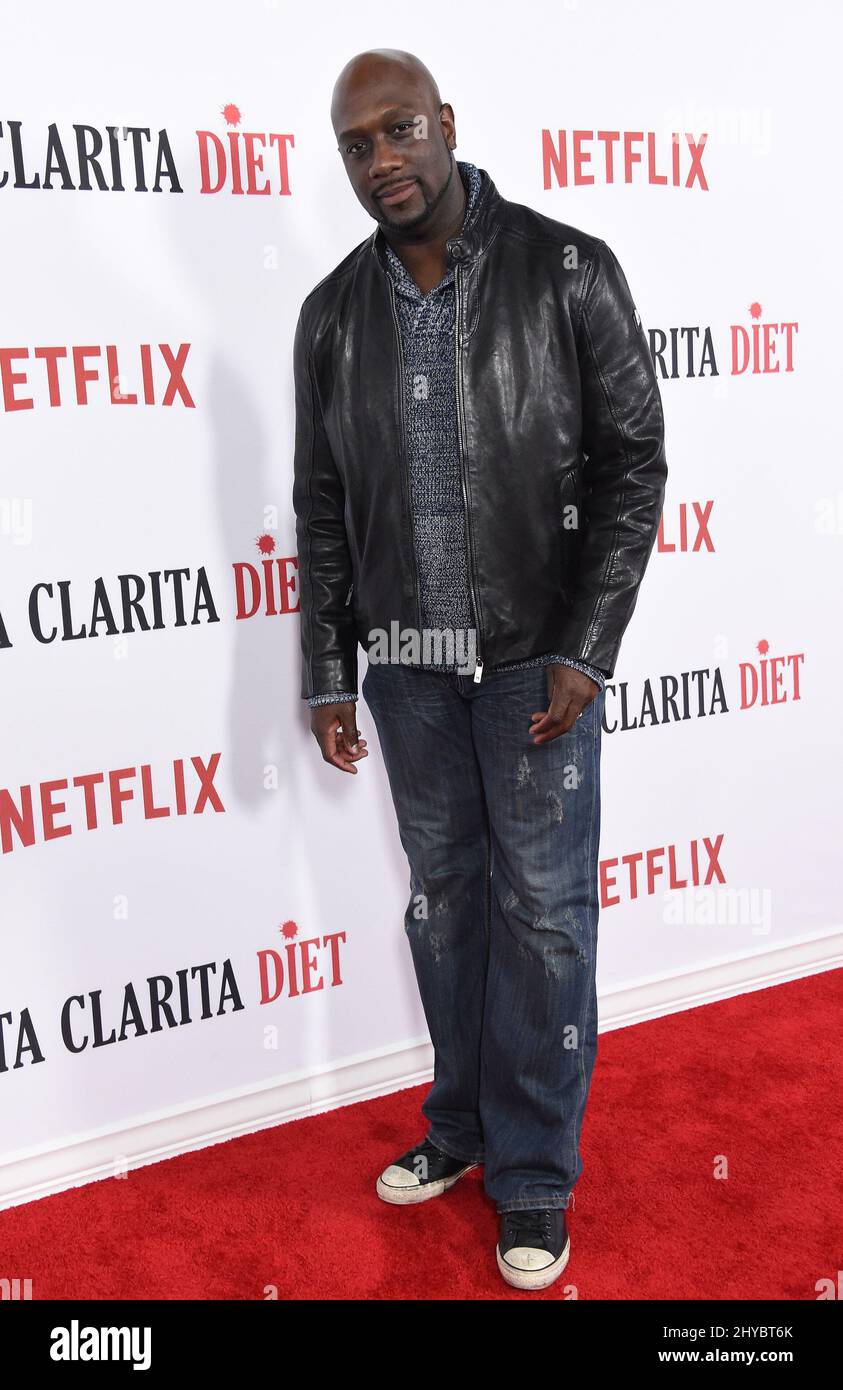 Richard T. Jones bei der Ankunft zur Netflix-Premiere von „Santa Clarita Diet“, die im Cinerama Dome im ArcLight in Los Angeles, USA, stattfand Stockfoto