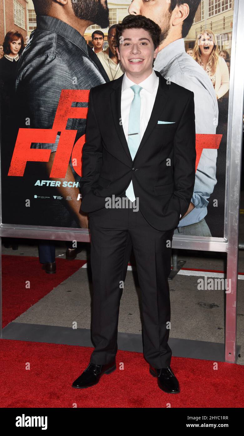 Austin Zajur bei der Weltpremiere „Fist Fight“ im Regency Village Theatre in Los Angeles, USA. Stockfoto