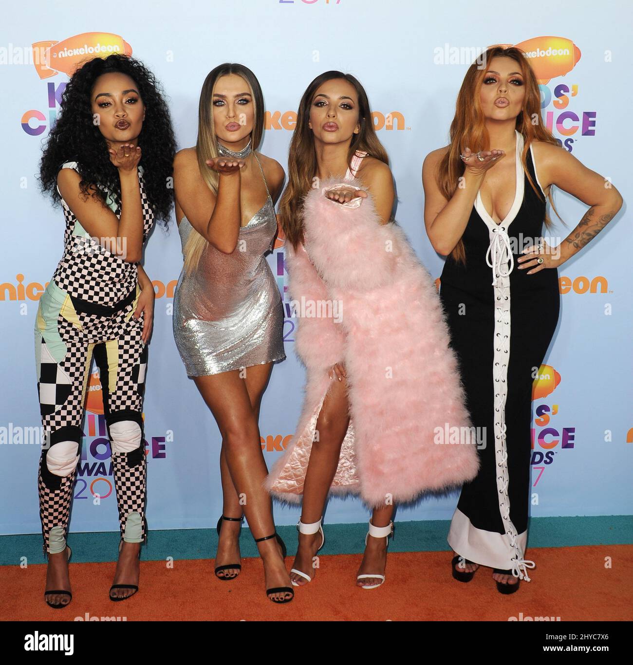 Leigh-Anne Pinnock, Perrie Edwards, Jesy Nelson, Jade Thirlwall von Little Mix kommen bei den Kids' Choice Awards 2017 - Arrivals im USC Galen Center an Stockfoto