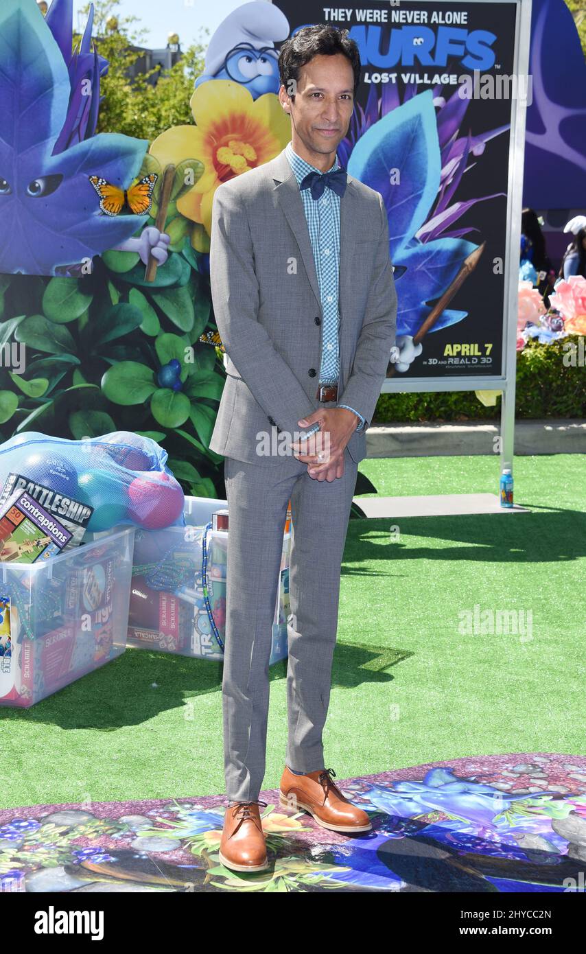 Danny Pudi nimmt an der Premiere von „Schlümpfe: Das verlorene Dorf“ von Sony Picturs in den ArcLight Cinemas Teil Stockfoto