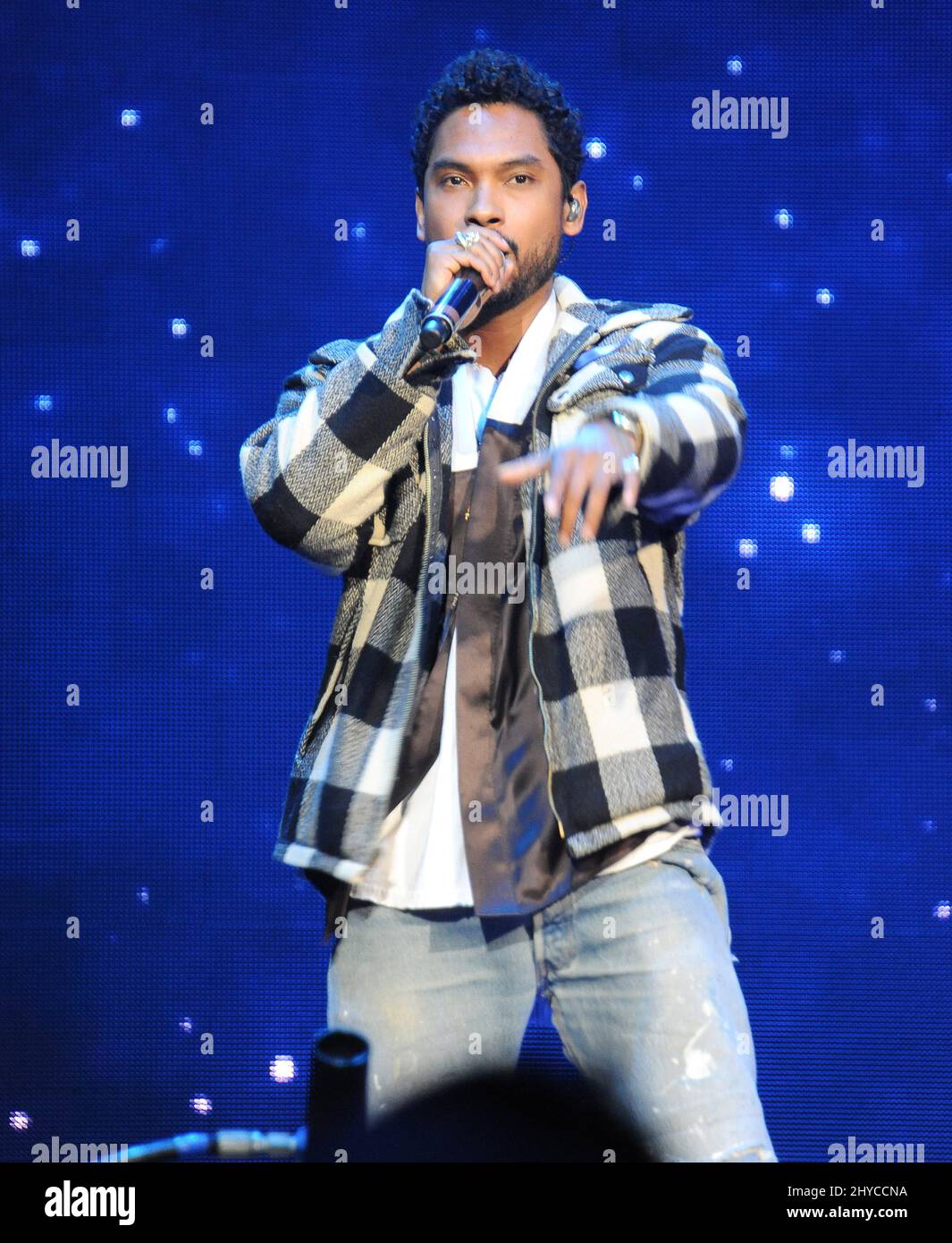 Miguel, der am Zedd teilnimmt, präsentiert ein ACLU-Benefizkonzert im Stapler Center Stockfoto