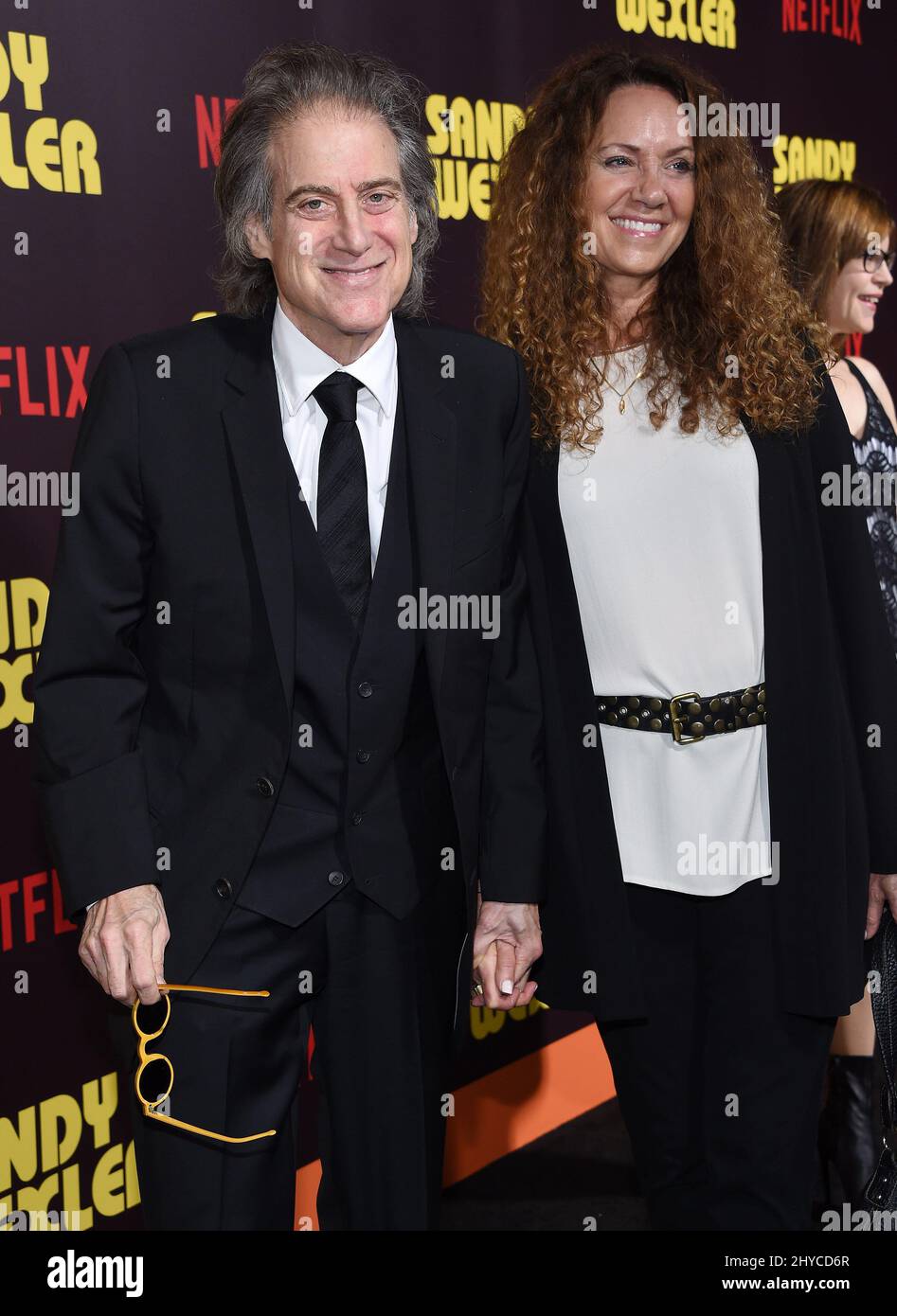 Richard Lewis und Joyce Lapinsky kommen zu Netflix's „Sandy Wexler“-Premiere in Los Angeles, die im Cinerama Dome stattfand Stockfoto