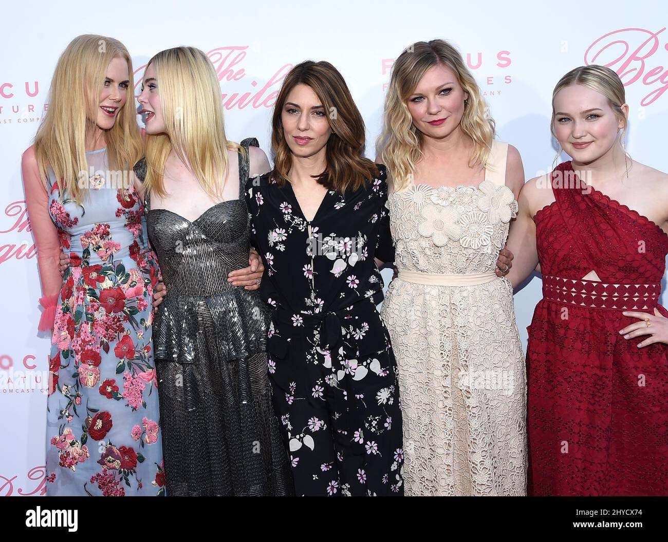 Nicole Kidman, Elle Fanning, Sofia Coppola, Kirsten Dunst und EM kommen zur „betörten“ US-Premiere, die im Directors Guild of America Theatre, Hollywood, stattfand Stockfoto
