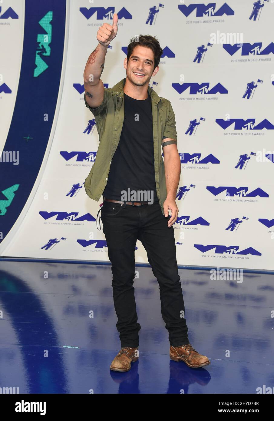 Tyler Posey Teilnahme an den MTV Video Music Awards 2017 auf dem Forum in Los Angeles, USA statt Stockfoto