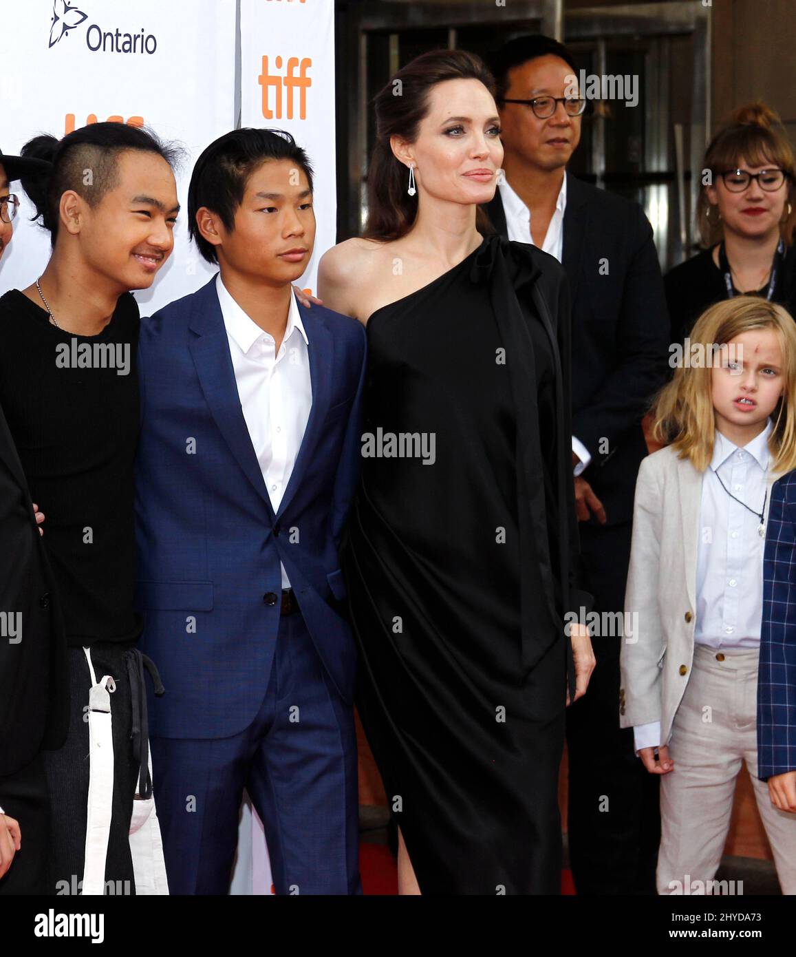 Maddox jolie pitt and pax jolie pitt Fotos und Bildmaterial in hoher