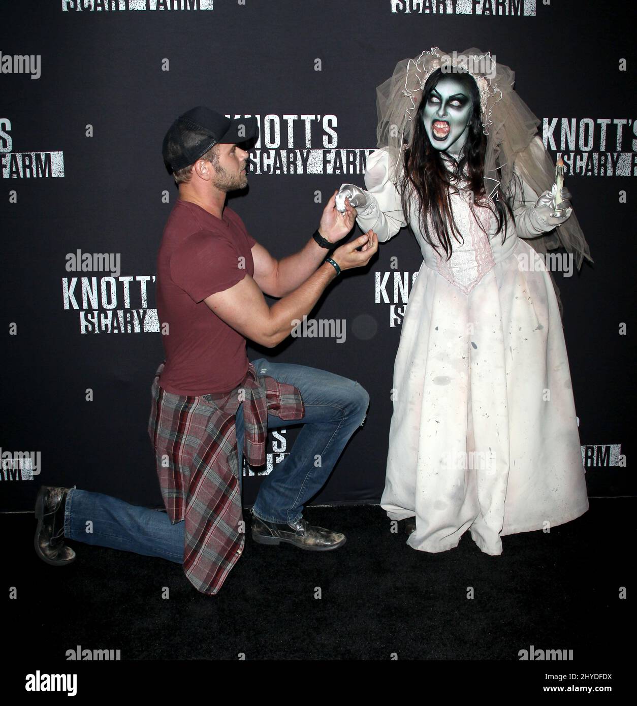 Kellan Lutz bei der Knott's Scary Farm und Instagram's Celebrity Night in Knott's Berry Farm Stockfoto