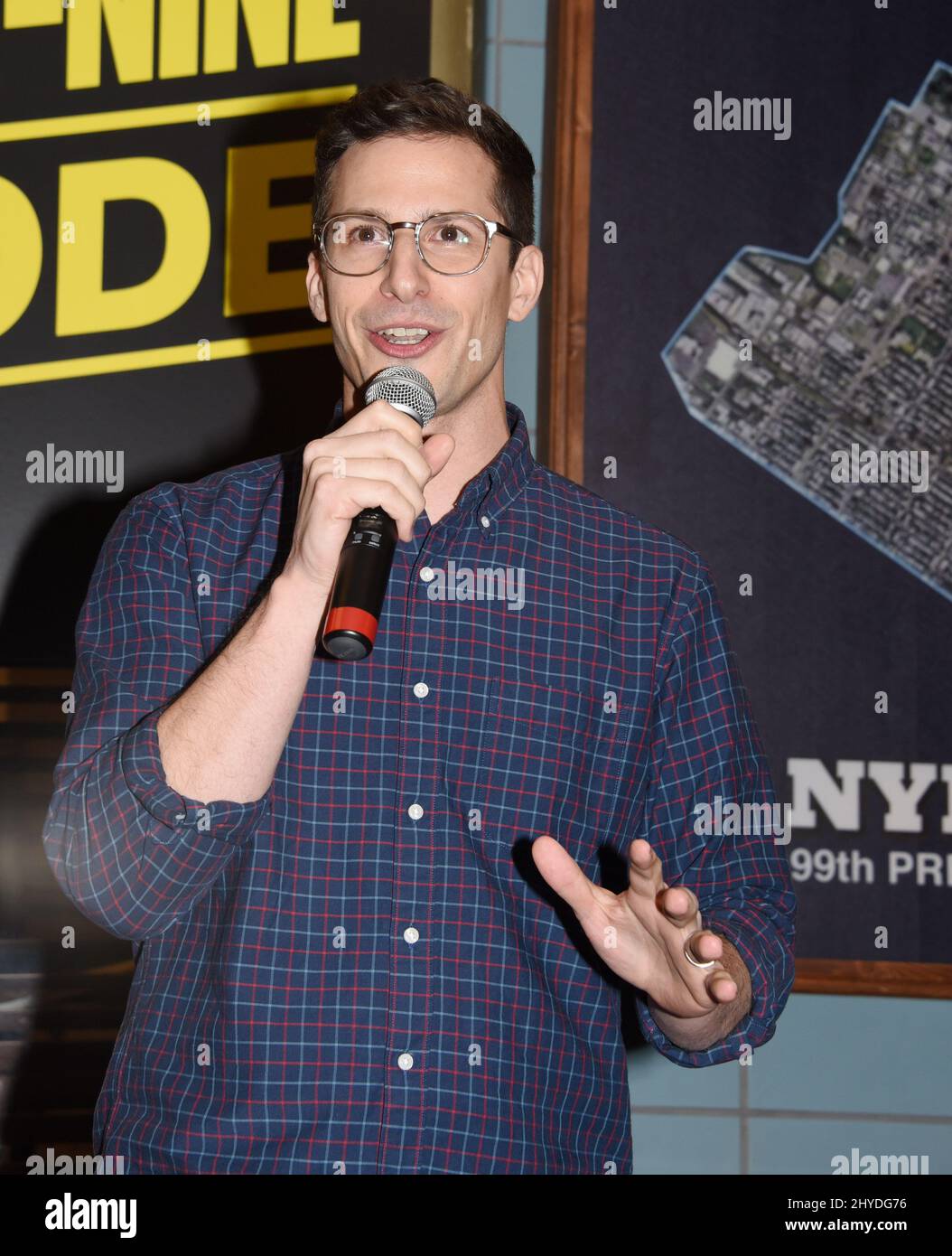 Andy Samberg „Brooklyn Nine-Nine“ feiert die Episode 99. in den CBS Radford Studios Stockfoto