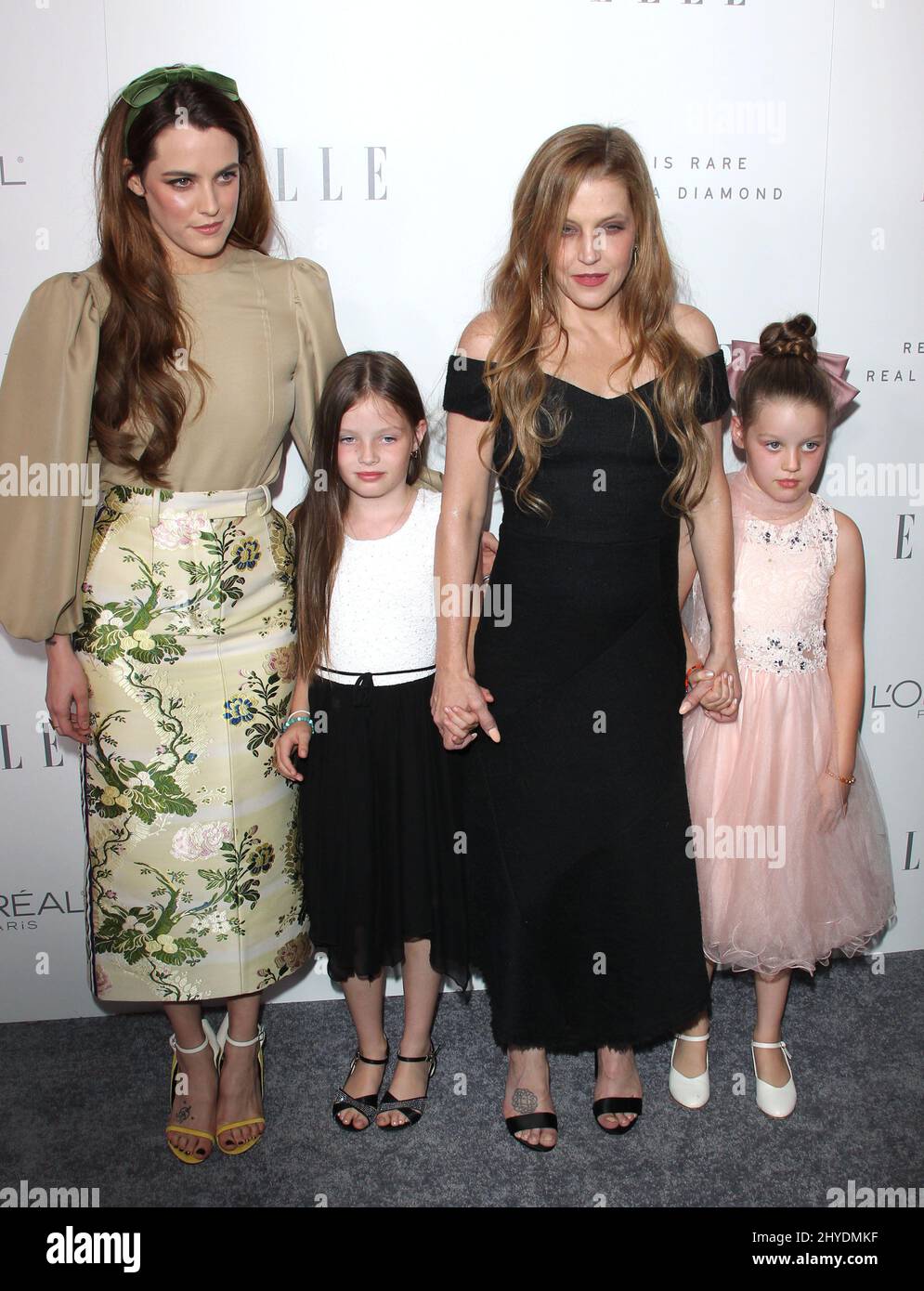 Riley Keough, Lisa Marie Presley, Harper Vivienne Ann und Finley Aaron Love nehmen an den jährlichen Elle Women in Hollywood Awards 24. im Four Seasons Hotel Beverly Hills Teil Stockfoto