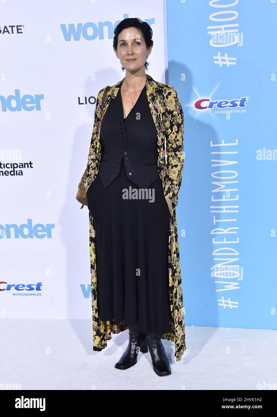 Carrie-Anne Moss bei der Premiere von Wonder in Westwood, Kalifornien Stockfoto
