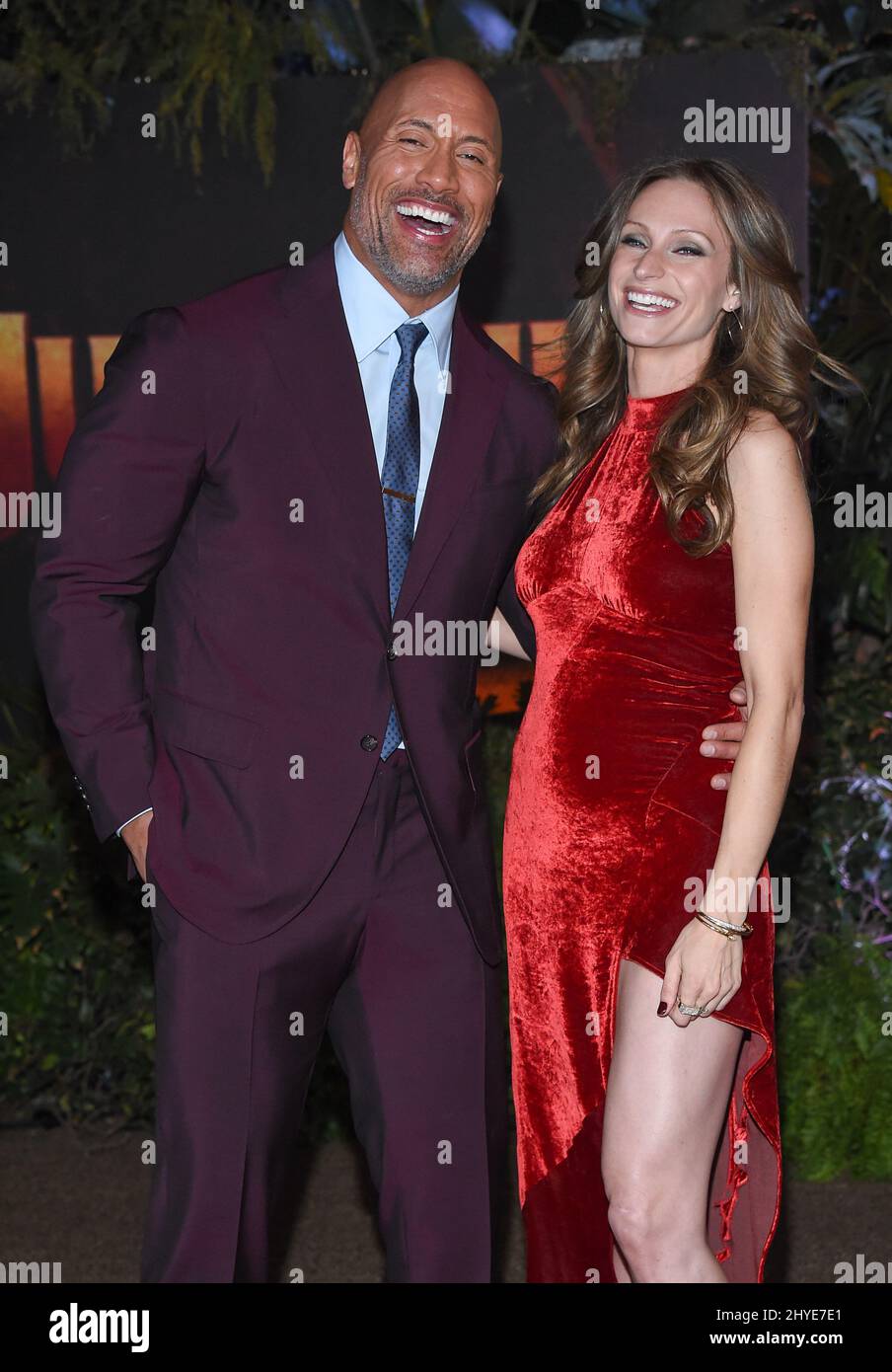 Dwayne Johnson Und Lauren Hashian Bei Der Jumanji Willkommen Zur Jungle Premiere In Los Angeles
