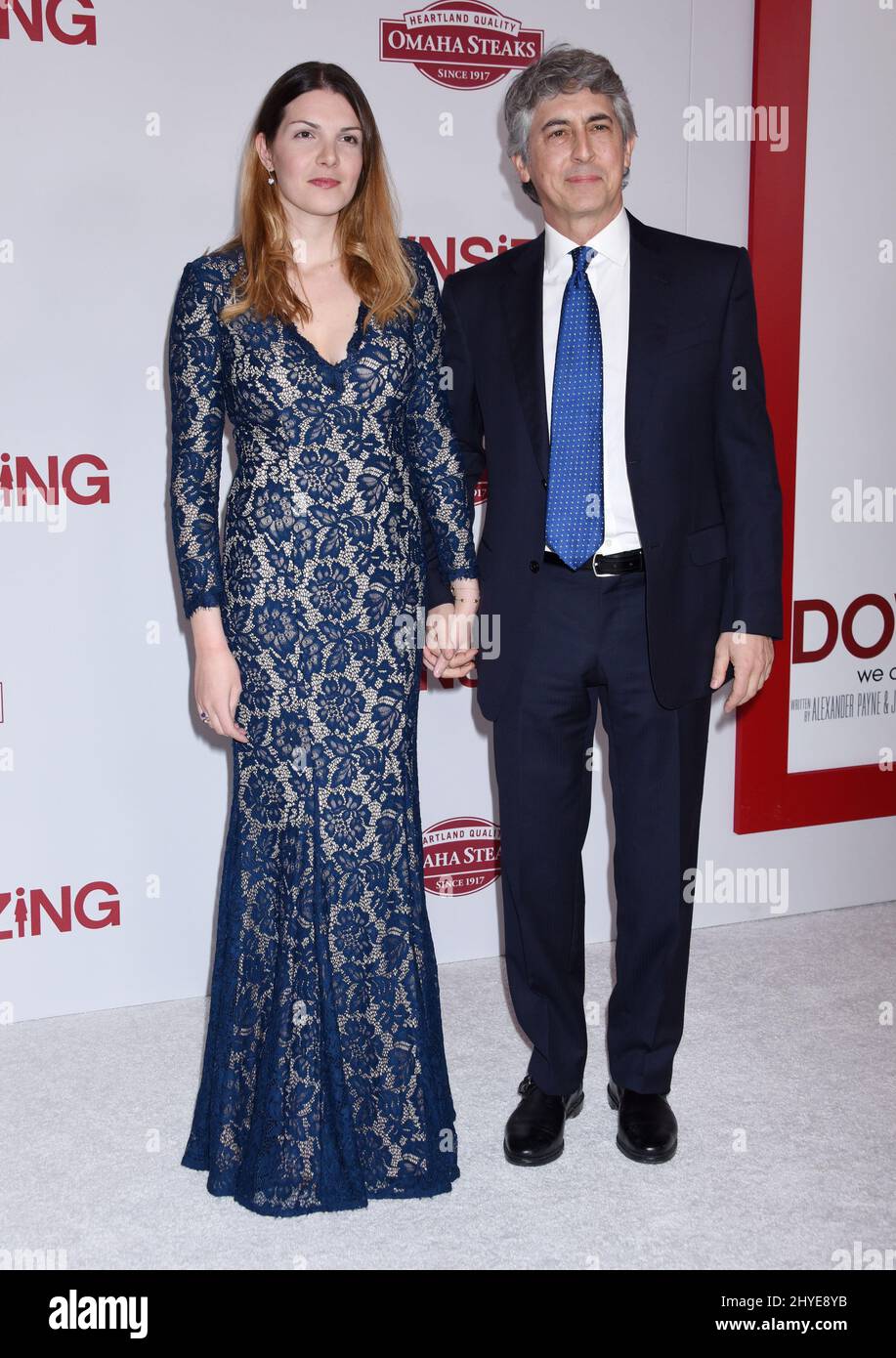 Alexander Payne und Maria Kontos bei der Premiere von Downsizing in Los Angeles, Kalifornien Stockfoto