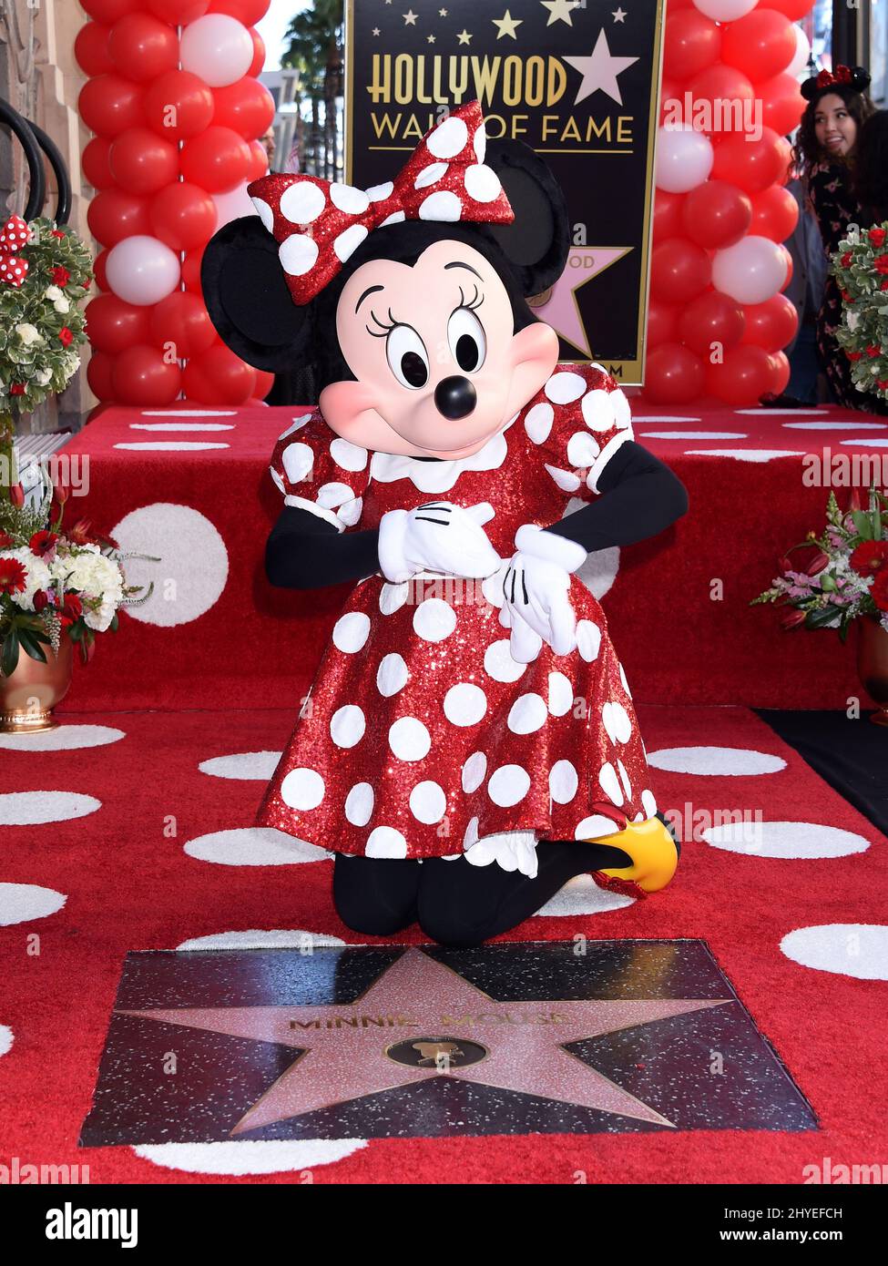 Minnie Mouse feiert 90.-jähriges Jubiläum mit Star auf dem Hollywood Walk of Fame Stockfoto