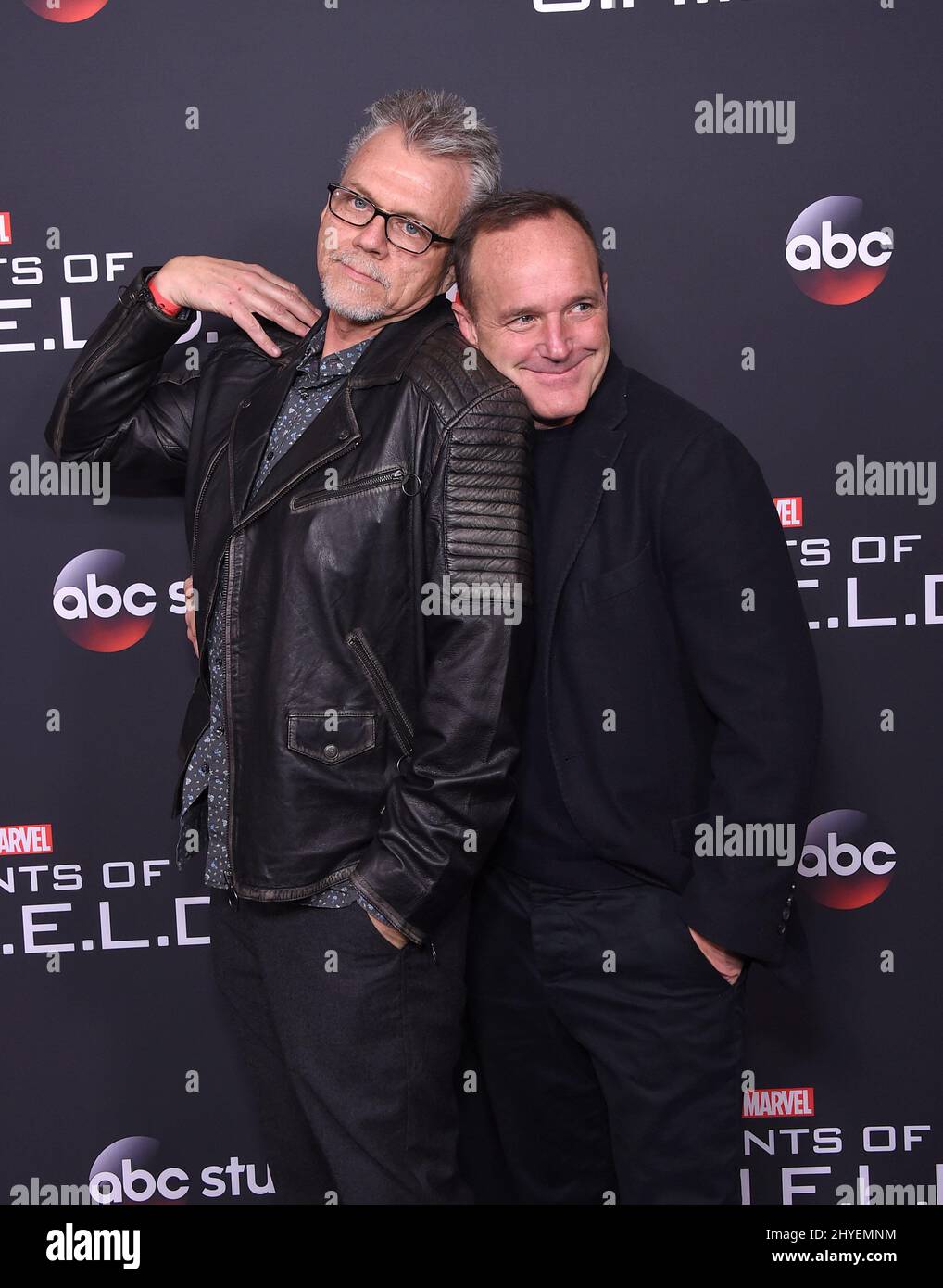 Jeff Bell und Clark Gregg bei der „Agents of S.H.I.E.L.D.“-Veranstaltung von Marvel, die am 24. Februar 2018 im OHM Nightclub in Hollywood, CA, stattfand. Stockfoto