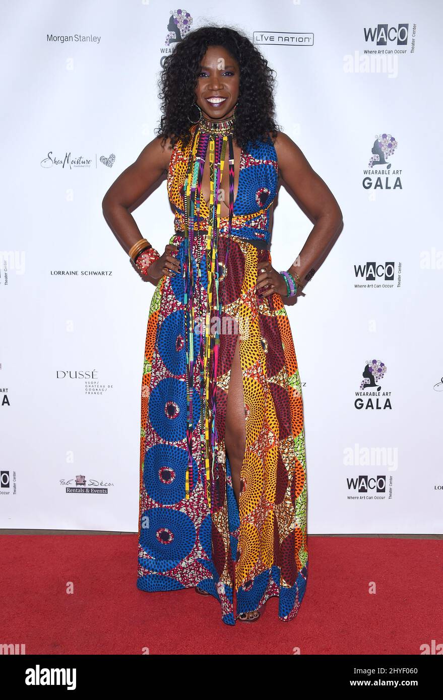 Nicki Micheaux nimmt an der jährlichen Wearable Art Gala des WACO Arts