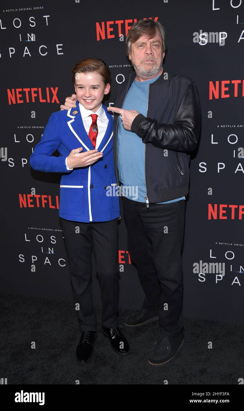 Maxwell Jenkins und Mark Hamill bei der Netflix-Premiere der „Lost in Space“-Saison 1 am 9. April 2018 in Hollywood, USA, im Cinerama Dome. Stockfoto