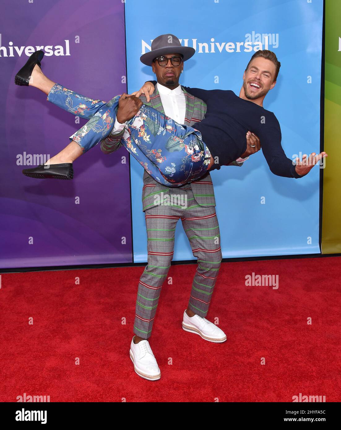 Derek Hough und Ne-Yo beim NBCUniversal Summer Press Day 2018 in Los Angeles Stockfoto