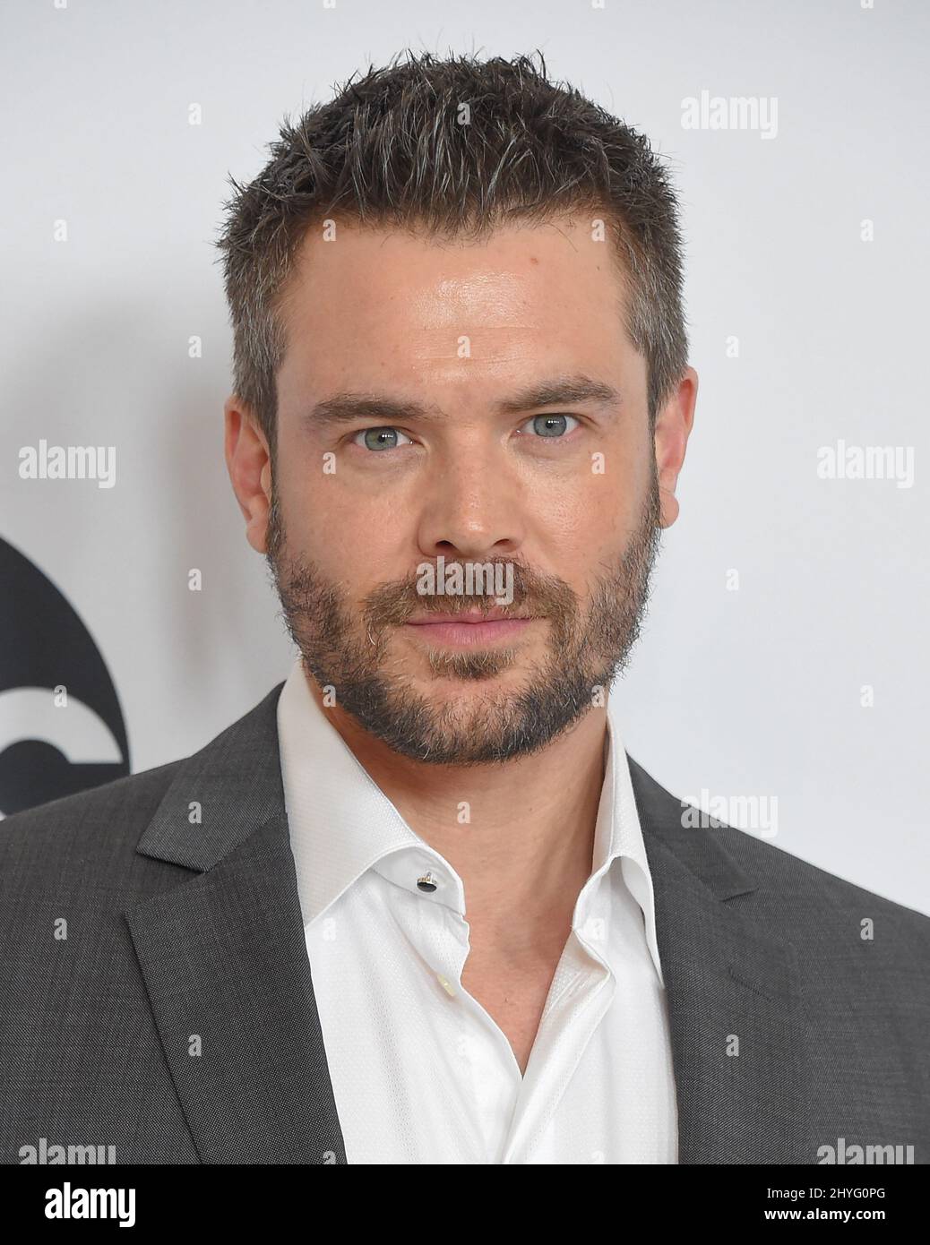 Charlie Weber bei der TCA Summer Press Tour White Carpet im Beverly Hilton Hotel am 7. August 2018 in Beverly Hills, CA. Stockfoto