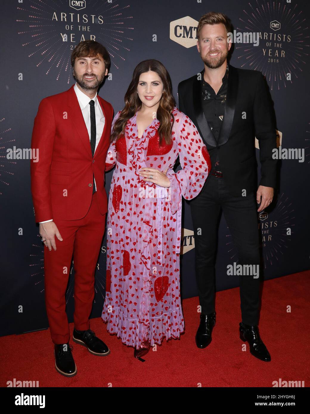 Dave Haywood und Hillary Scott und Charles Kelley von Lady Antebellum nehmen an der CMT Artists of the Year 2018 in Nashville, Tennessee, USA, Teil Stockfoto