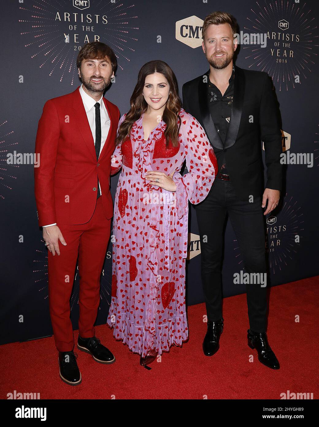 Dave Haywood und Hillary Scott und Charles Kelley von Lady Antebellum nehmen an der CMT Artists of the Year 2018 in Nashville, Tennessee, USA, Teil Stockfoto