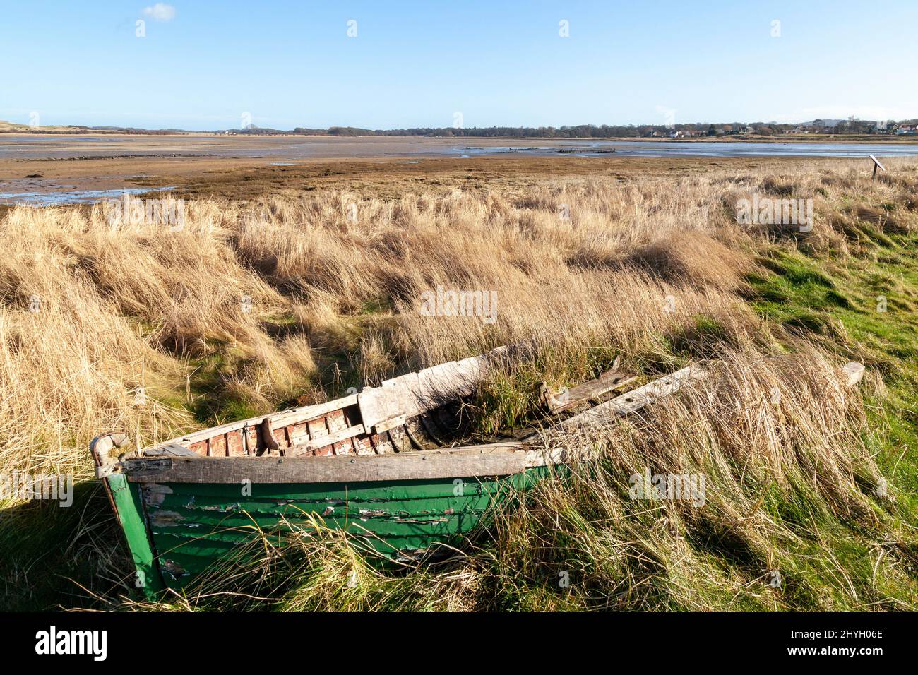 Ein altes Wrack eines Ruderbootes in der Nähe von Aberlady Bay, East Lothian, Schottland Stockfoto