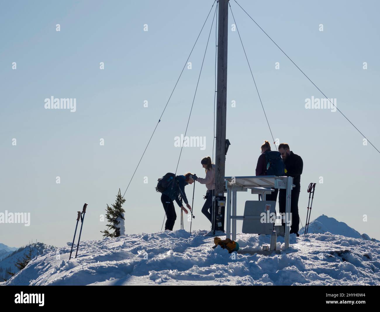 Gipfel des Mt. Jochberg am Walchensee im Winter in den bayerischen Alpen. Europa Deutschland, Bayern Stockfoto