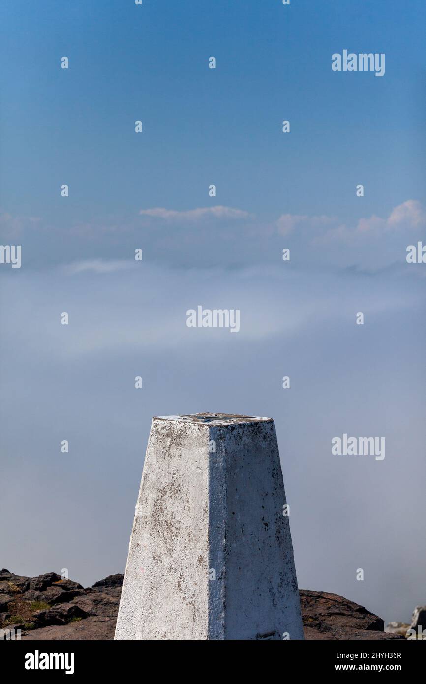 Eine Wolkeninversion von der Spitze des North Berwick Law Stockfoto