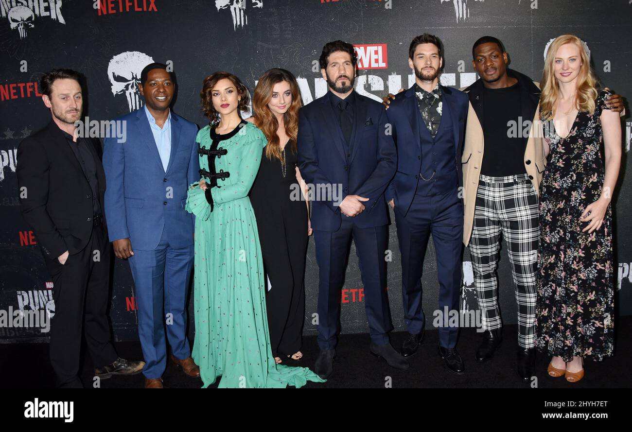 Josh Stewart, Royce Johnson, Amber Rose Revah, Giorgia Whigham, Jon Bernthal, Ben Barnes, Jason R. Moore und Deborah Ann Woll in Marvels „The Punisher“ L.A. Sondervorführung in den ArcLight Cinemas Hollywood Stockfoto