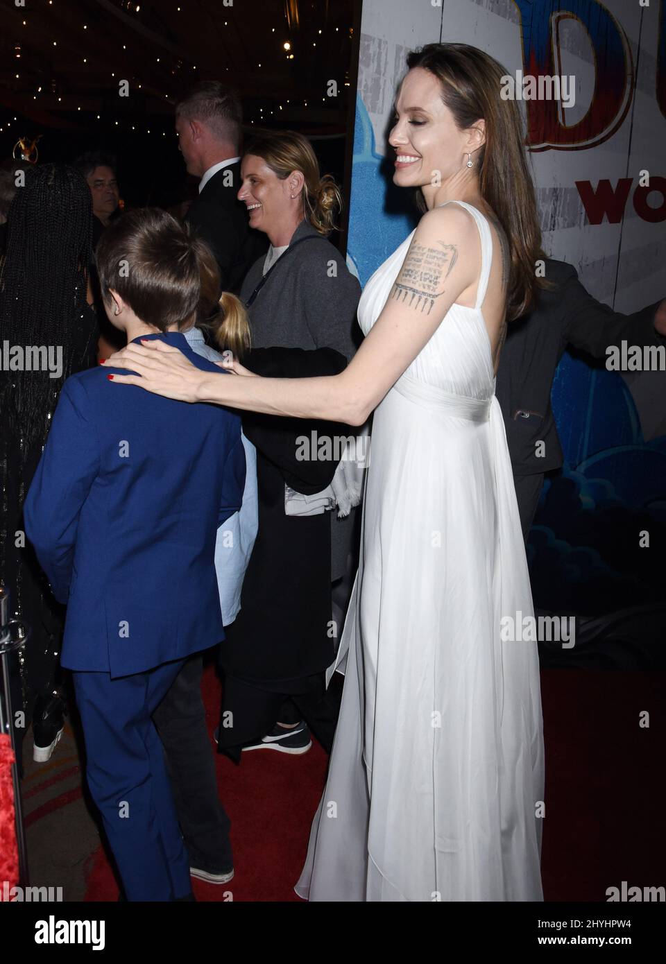 Angelina Jolie und Knox Jolie-Pitt kommen zur Disney-Premiere von „Dumbo“, die am 11. März 2019 im El Capitan Theatre in Hollywood, Los Angeles, stattfand. Stockfoto