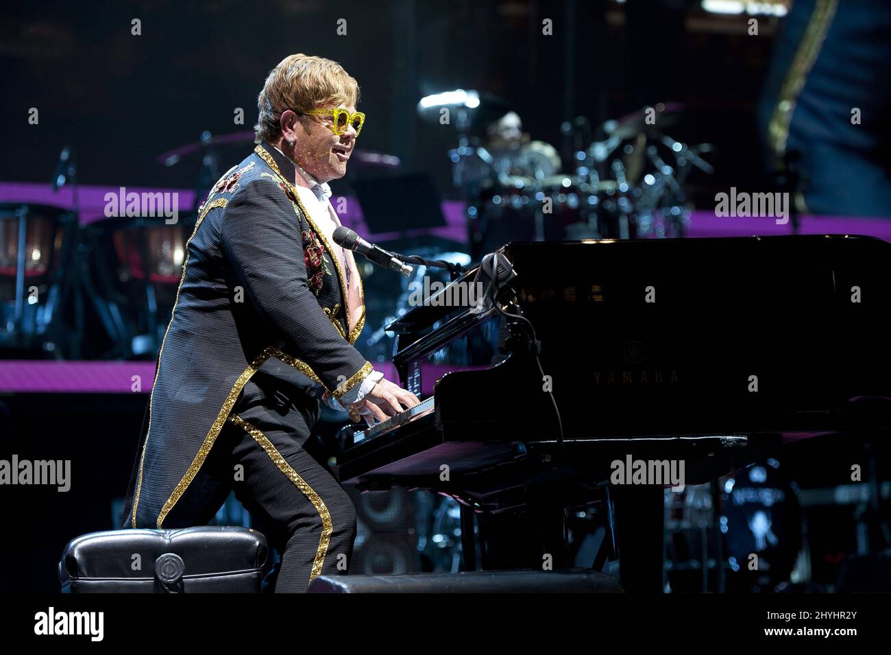 Elton John im Konzert auf seiner Farewell Yellow Brick Road Tour 2019 in der PNC Arena am 12. März 2019 Raleigh, NC. Stockfoto