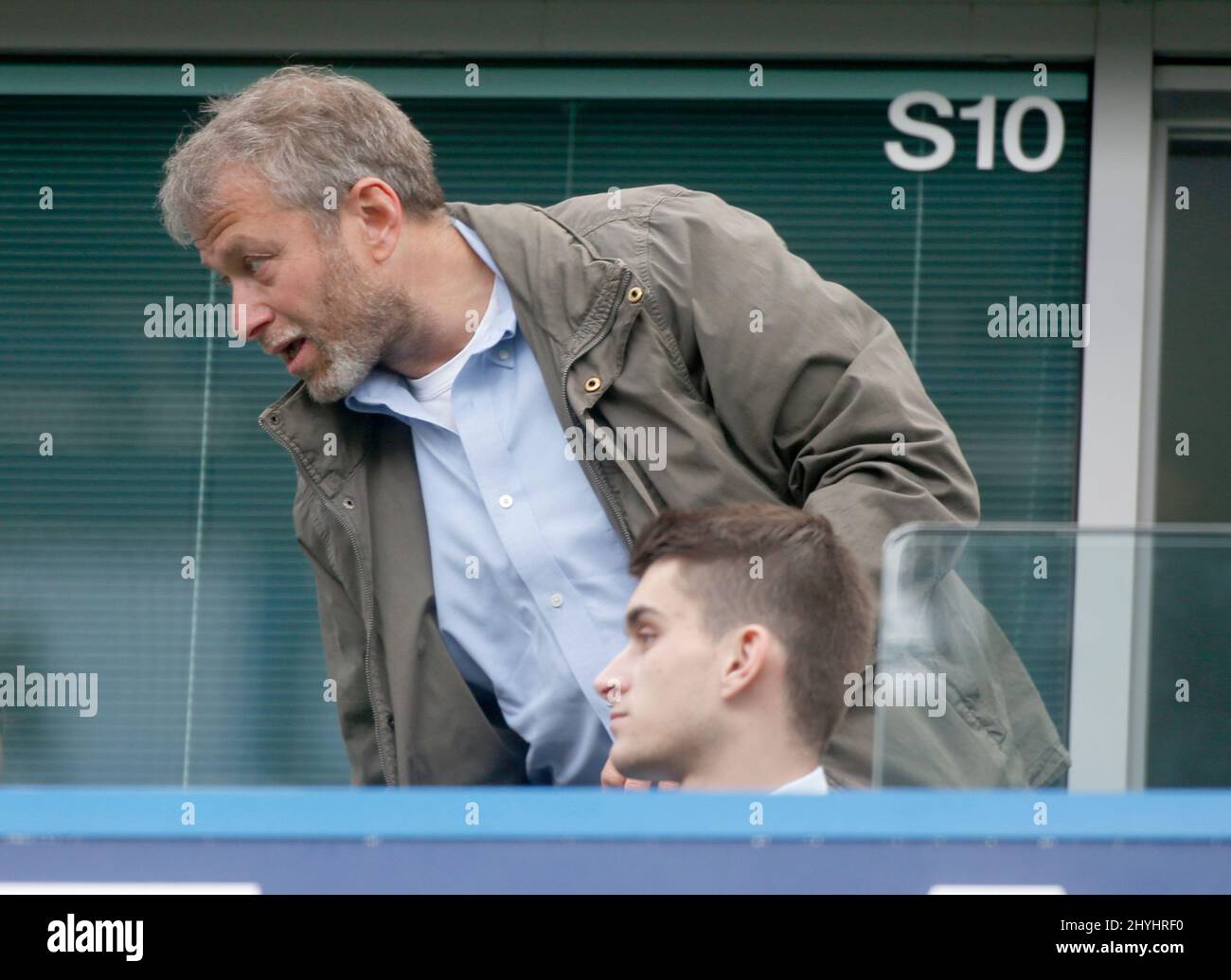 DATEI-PICS AUFGENOMMEN MAI 2015. London, England. 15.. März 2022. File Photo von Chelsea FC Besitzer Roman Abramovich, der von der britischen Regierung sanktioniert wurde. Roman im Chelsea / Crystal Palace im Mai 2015. Bild von: Jason Mitchell/Alamy Live News Stockfoto
