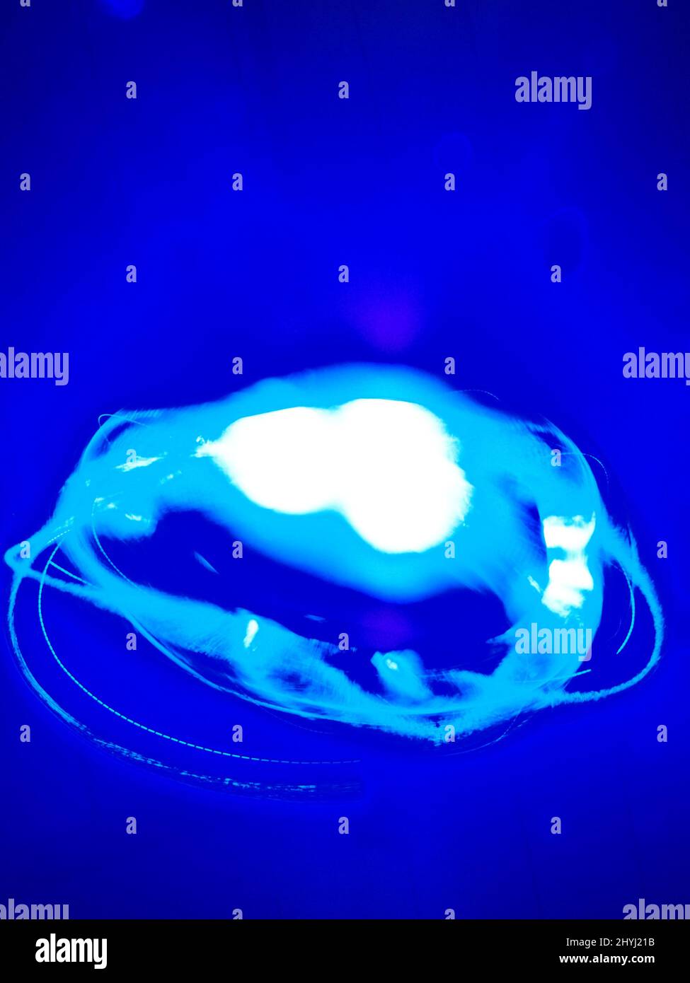 Planetarischer blauer Nebel abstrakte Fotografie Hintergrund - Kernfusion Stockfoto