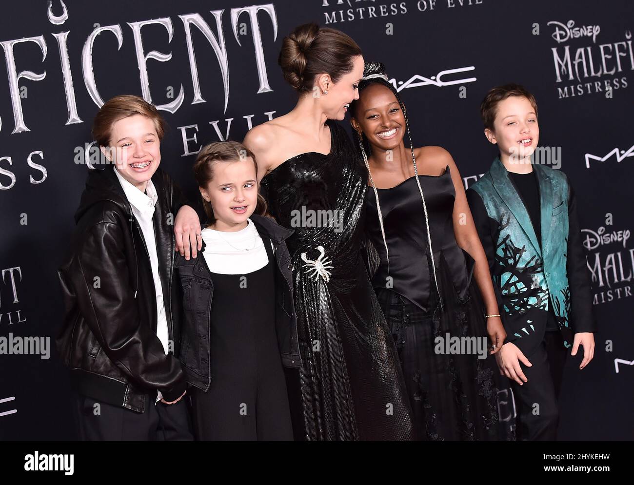 Shiloh Jolie Pitt Vivienne And Knox Shiloh jolie pitt and vivienne jolie pitt -Fotos und -Bildmaterial in