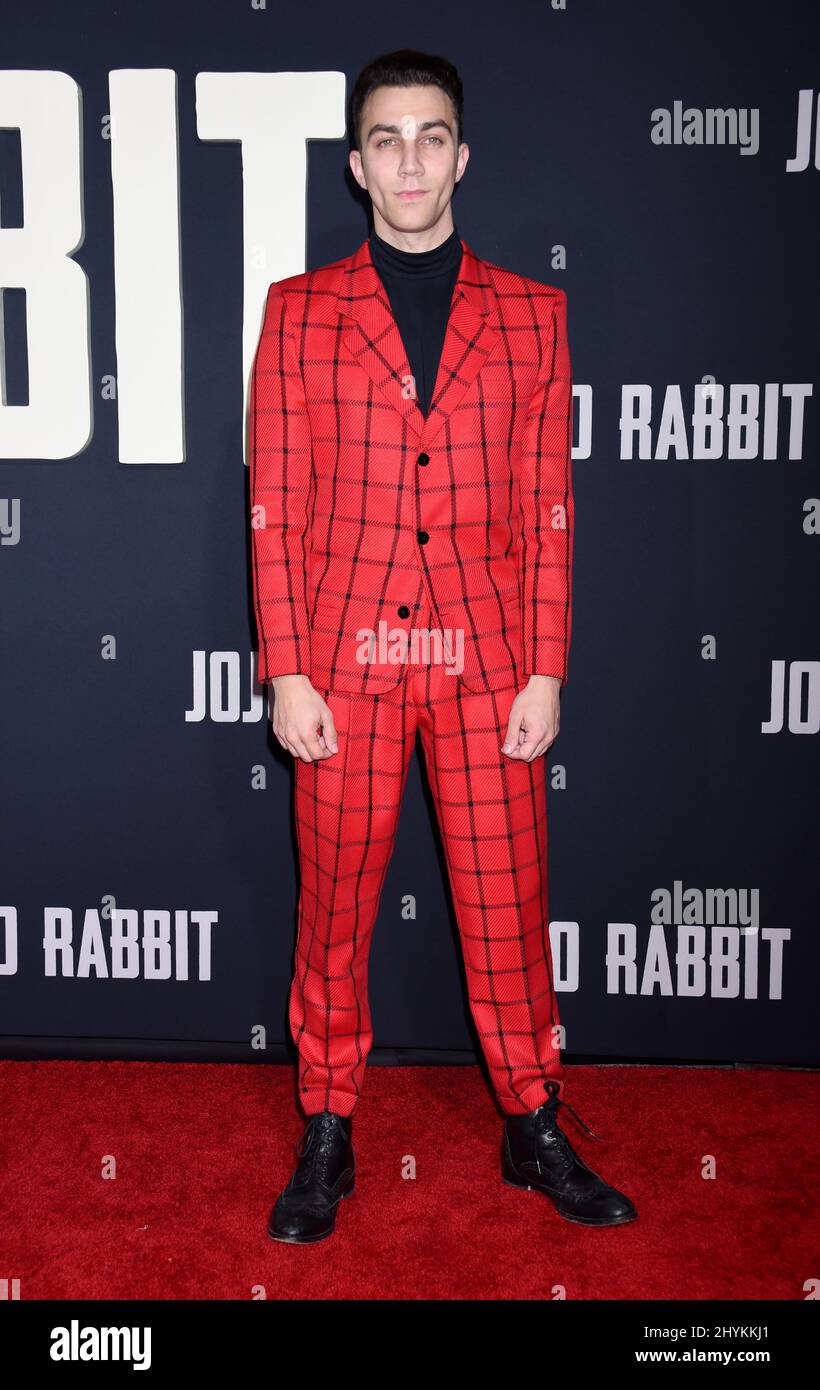 Luke Brandon Field bei der JoJo Rabbit-Premiere von Fox Searchlight in Los Angeles, die in der Hollywood American Legion Post 43 stattfand Stockfoto