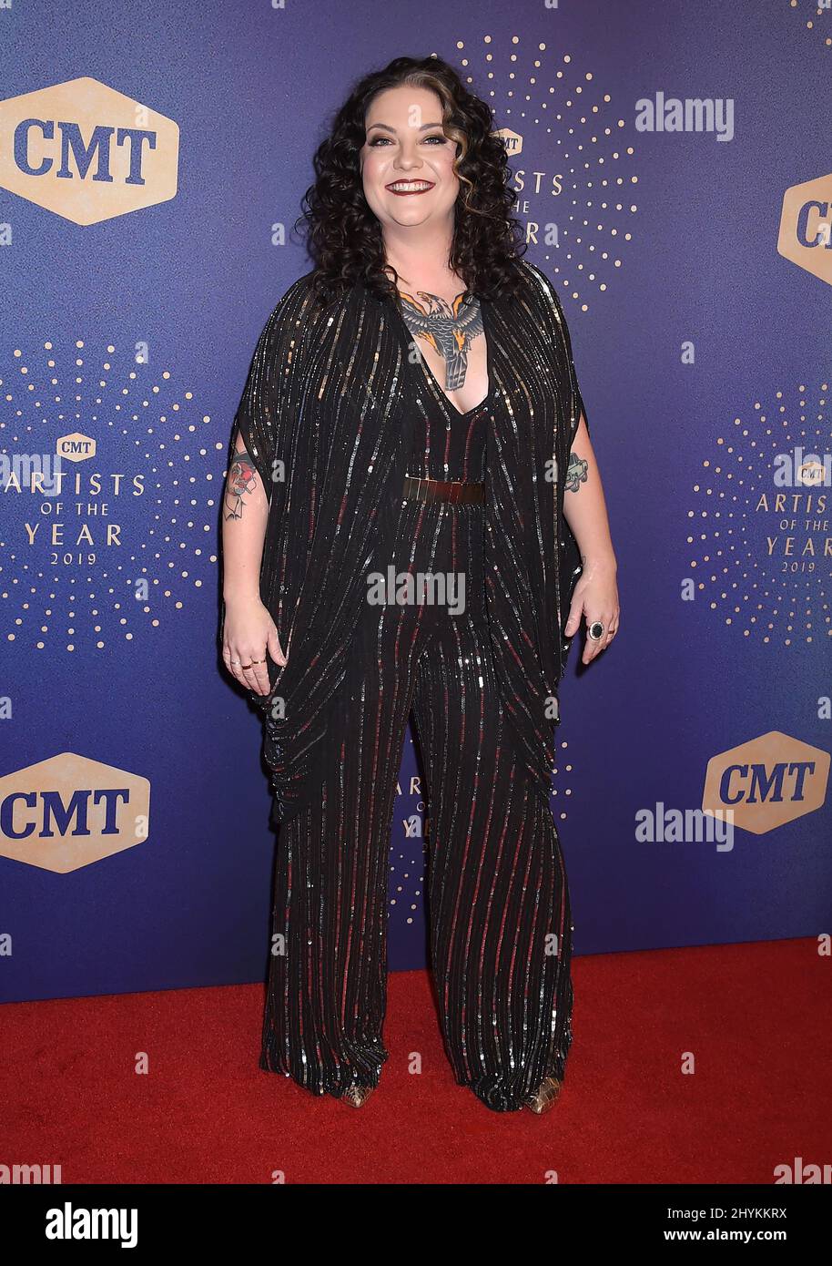 Ashley McBryde bei der CMT Artists of the Year 2019 im Schermerhorn Symphony Center Stockfoto