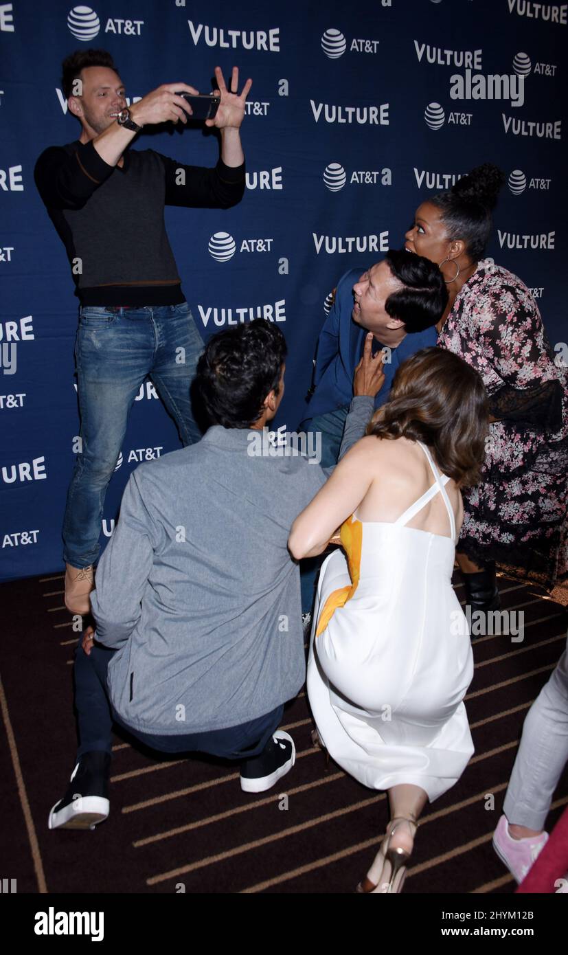 Joel McHale, Danny Pudi, Ken Jeong, Yvette Nicole Brown und Alison Brie beim Vulture Festival Los Angeles 2019, das am 10. November 2019 im Hollywood Roosevelt Hotel in Hollywood, CA, stattfand. Stockfoto