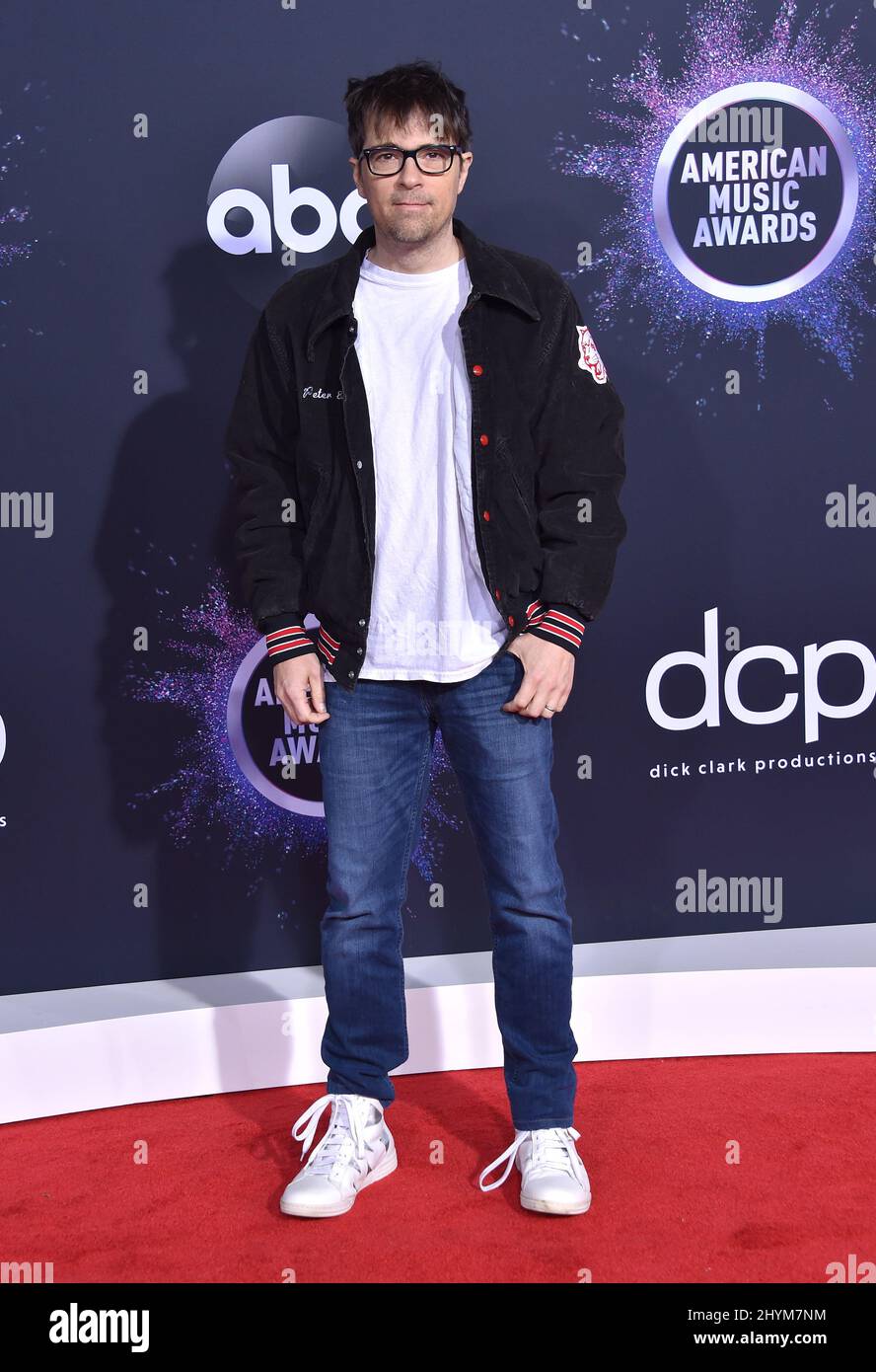 Rivers Cuomo nimmt an den American Music Awards 2019 im Microsoft Theater in Los Angeles, Kalifornien, Teil Stockfoto