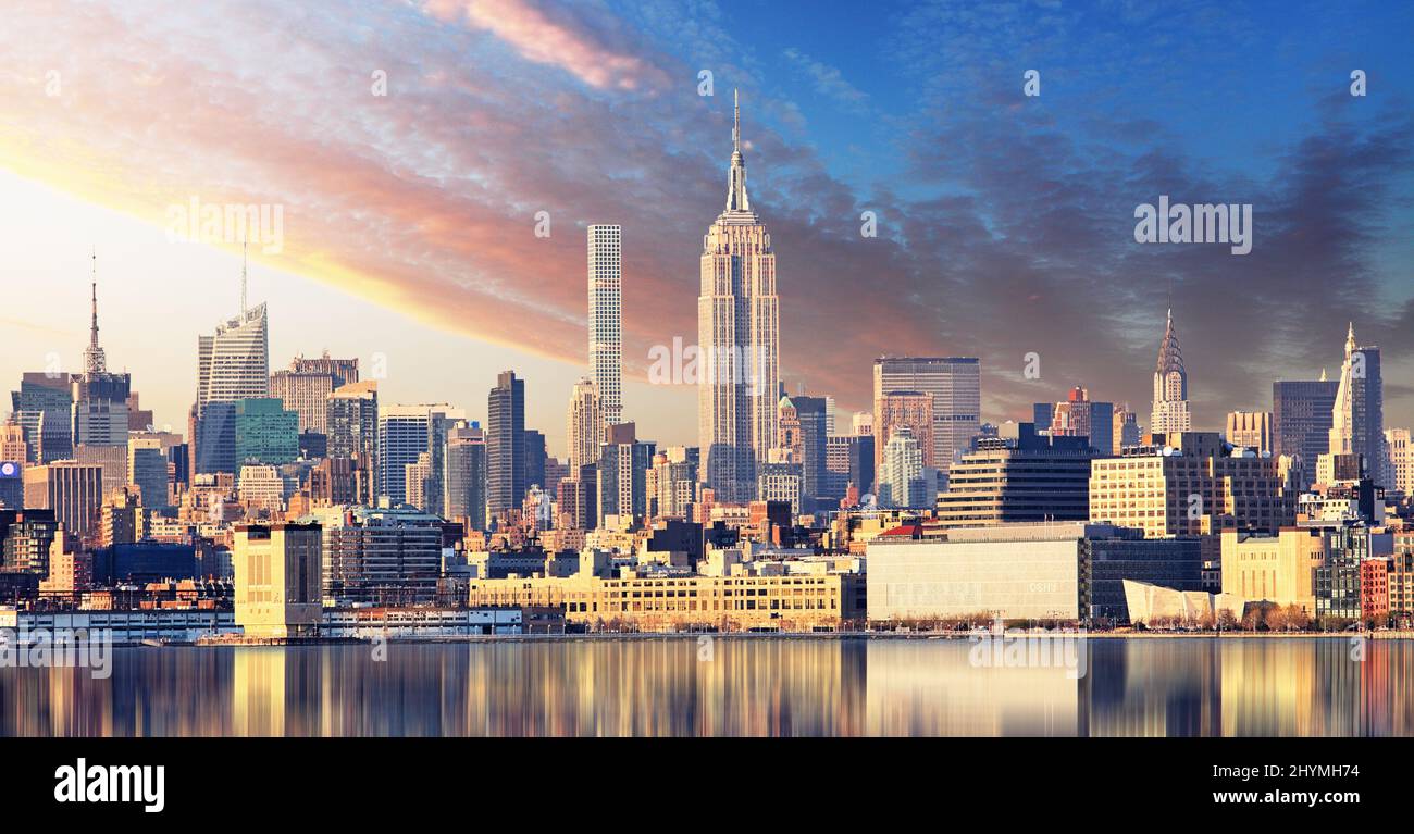 New York City bei Sonnenaufgang Stockfoto