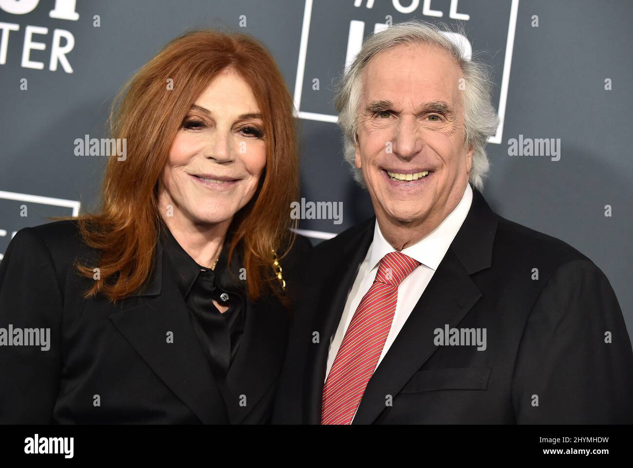 Henry Winkler und Stacey Weitzman bei den Annual Critics' Choice Awards 25., die am 12. Januar 2020 in Santa Monica, CA, bei Barker Hanger verliehen wurden. Stockfoto