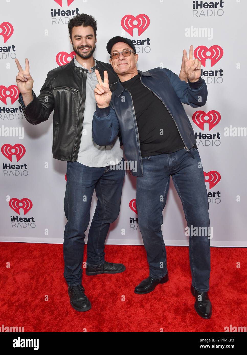 Jean-Claude Van Damme und Kris Van Damme kommen am 17. Januar 2020 in Burbank, USA, zum iHeartRadio Podcast Award 2020 im iHeartRadio Theater Los Angeles. Stockfoto
