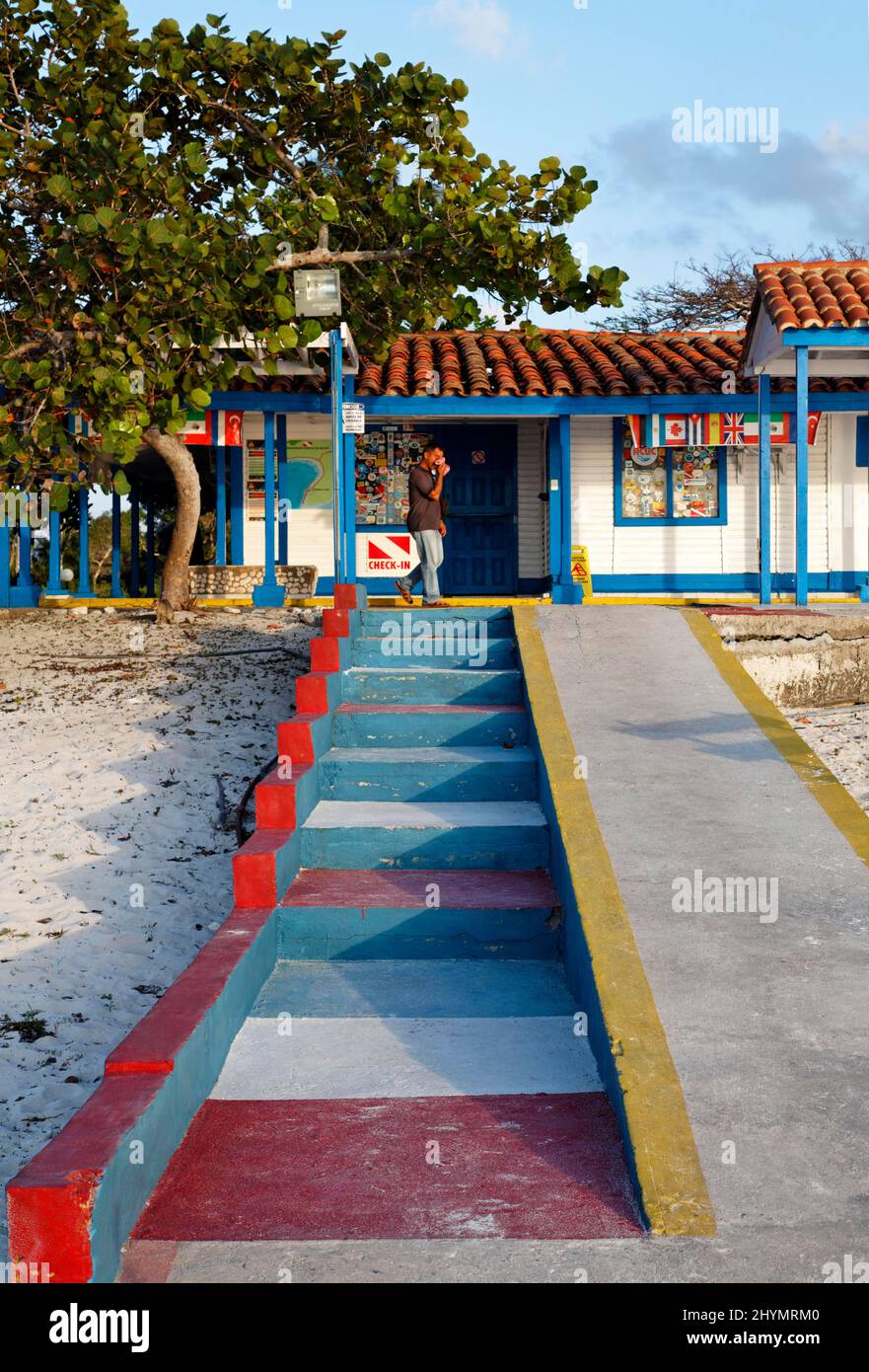 Treppen, Rampe zum Tauchzentrum, Hotel, Bungalowkomplex, Maria la Gorda, Provinz Pinar del Rio, Kuba, Karibik Stockfoto