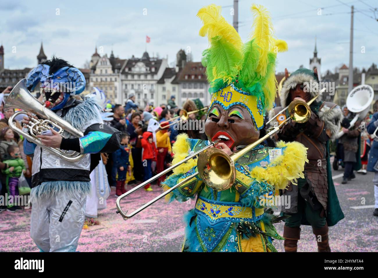 Karnevalisten Guggenmusik Brasilianisches Motiv, Karnevalszug, Parade mit verkleideten Menschen, Schweiz Stockfoto